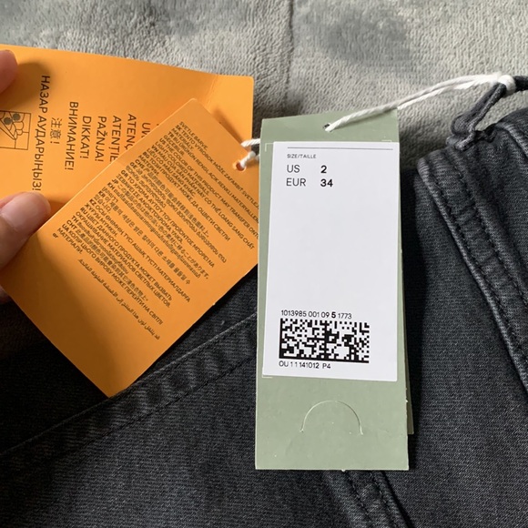 H&M | Cutoff High Waist Short | 2 - Picture 4 of 5